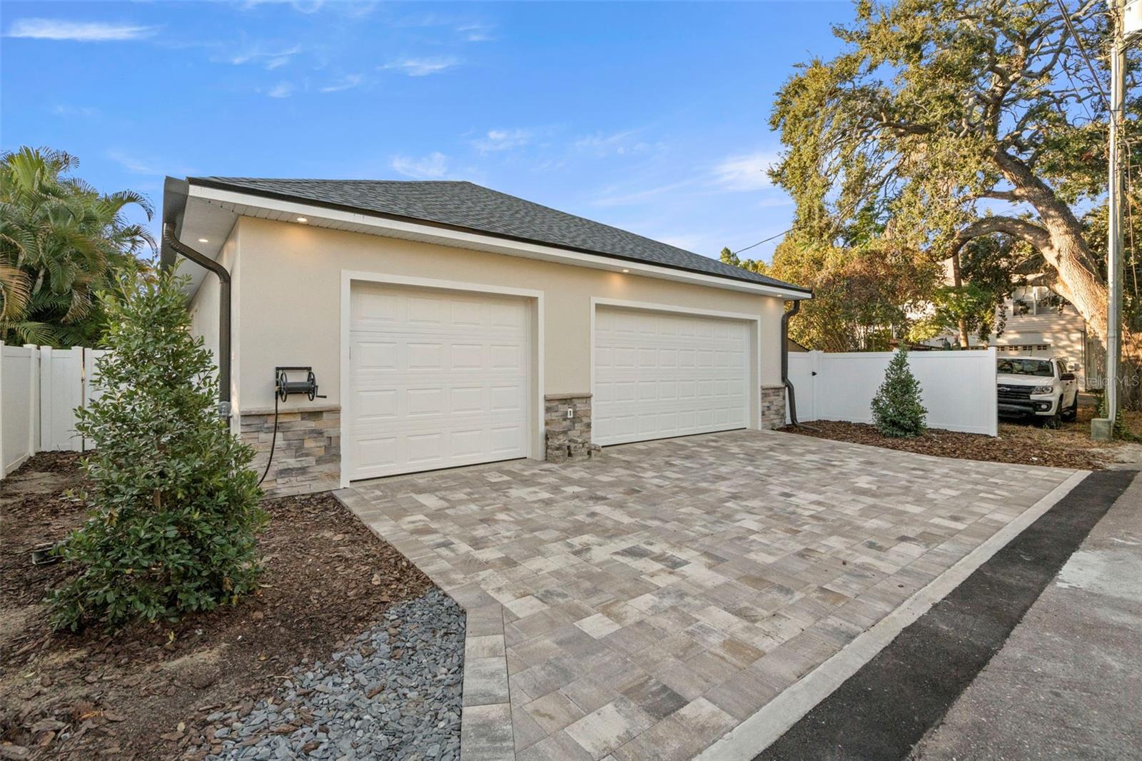 Image 9 of 62 For 324 3rd Avenue N