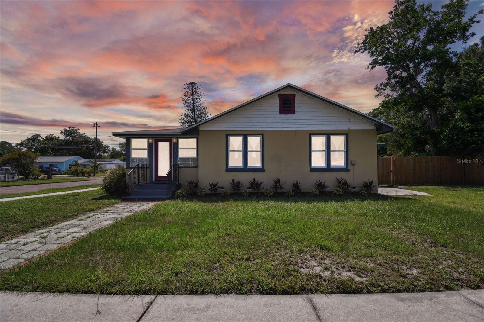 Image 14 of 100 For 1925 52nd Street S