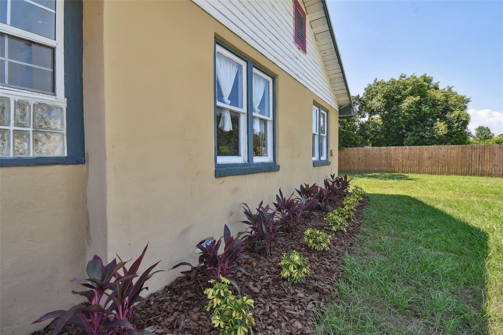 Image 18 of 100 For 1925 52nd Street S