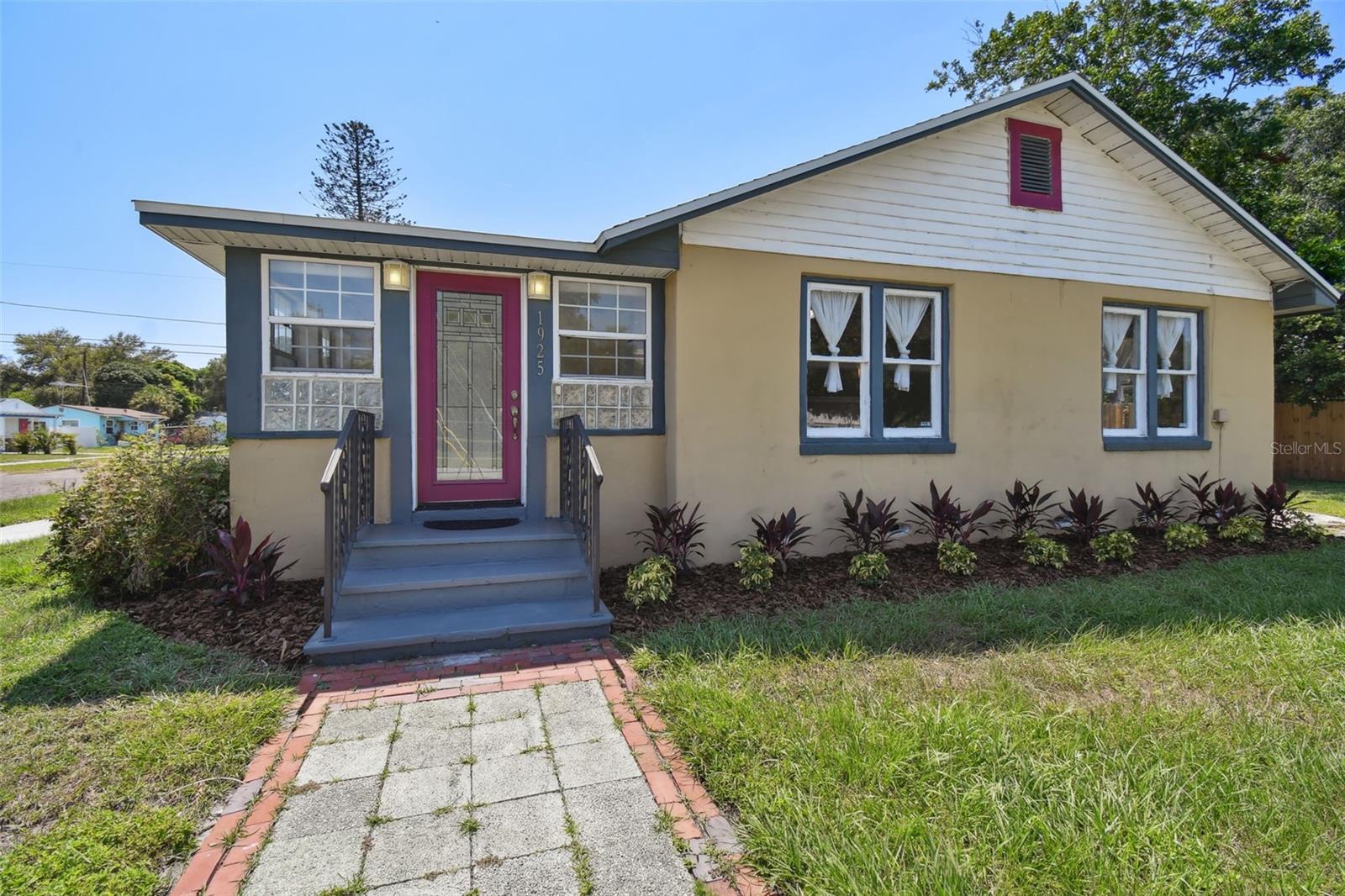 Image 2 of 100 For 1925 52nd Street S