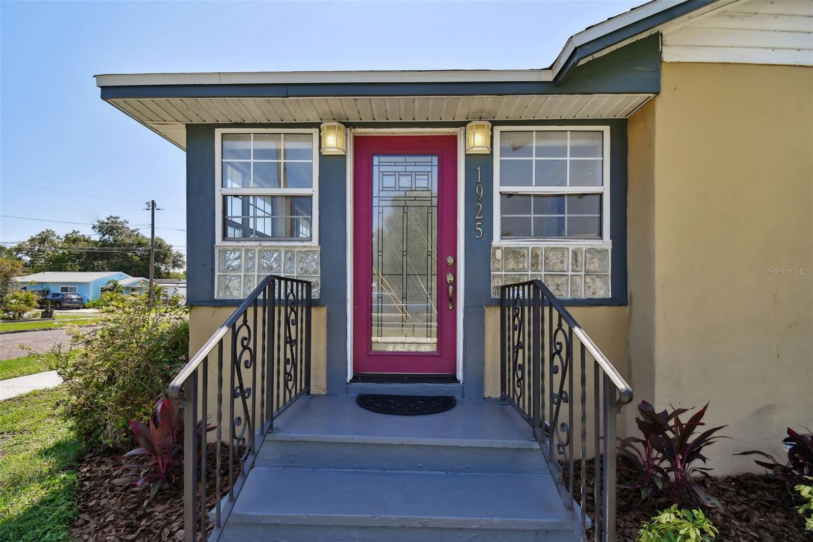 Image 20 of 100 For 1925 52nd Street S