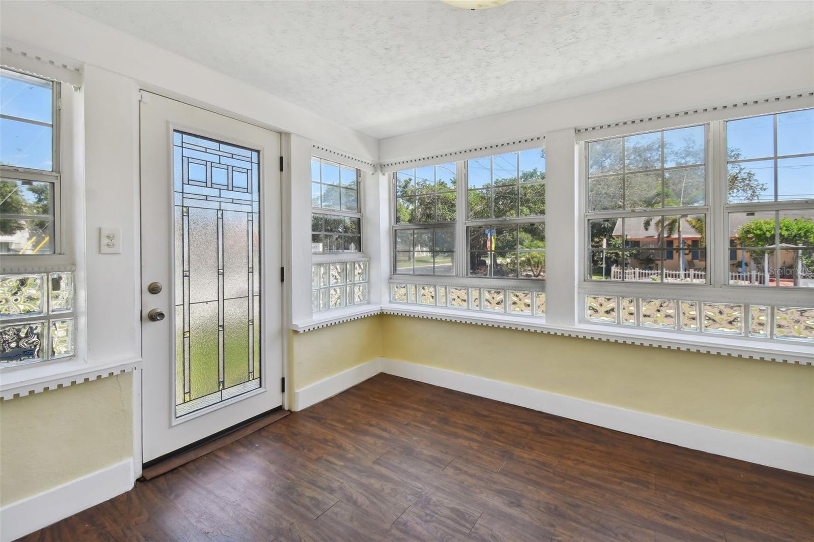 Image 22 of 100 For 1925 52nd Street S