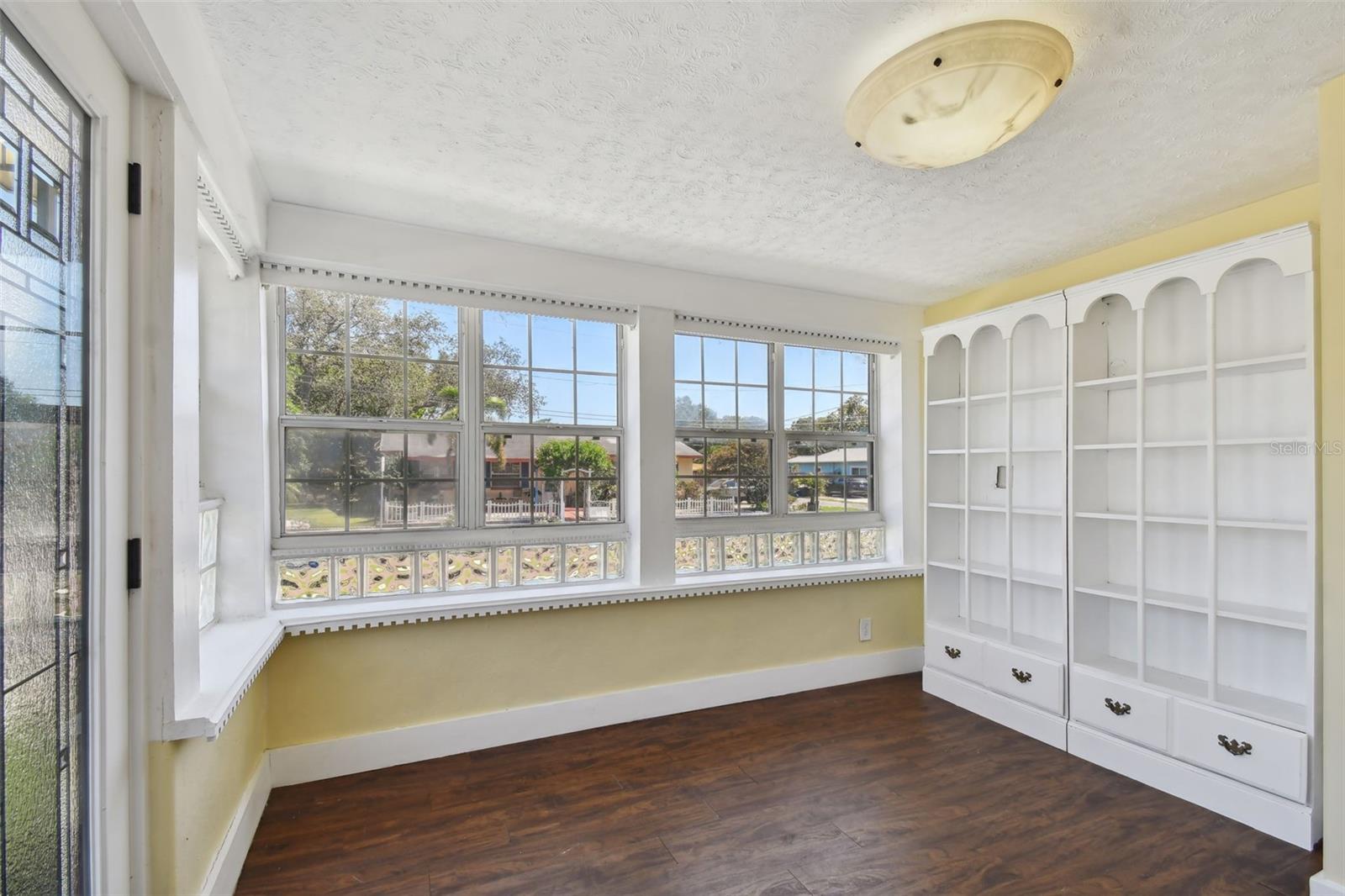 Image 24 of 100 For 1925 52nd Street S