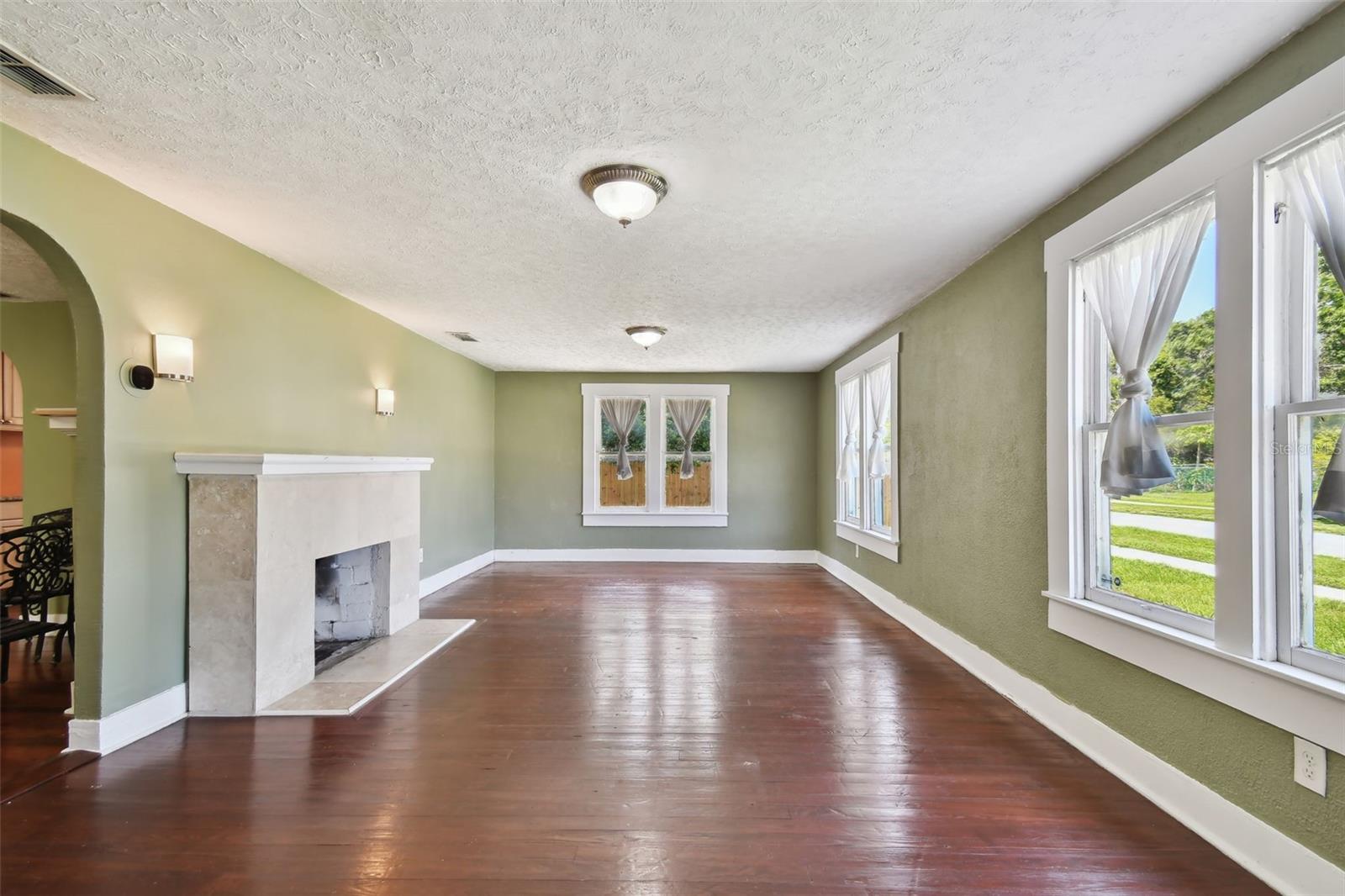 Image 28 of 100 For 1925 52nd Street S