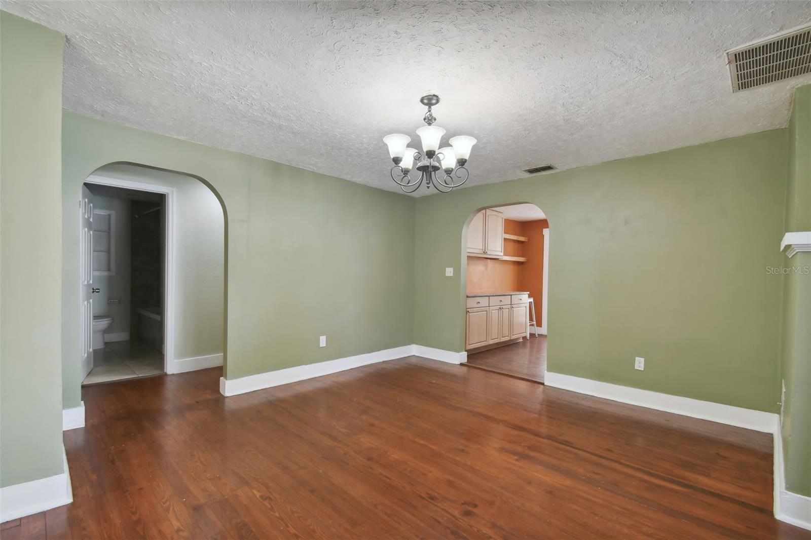 Image 33 of 100 For 1925 52nd Street S