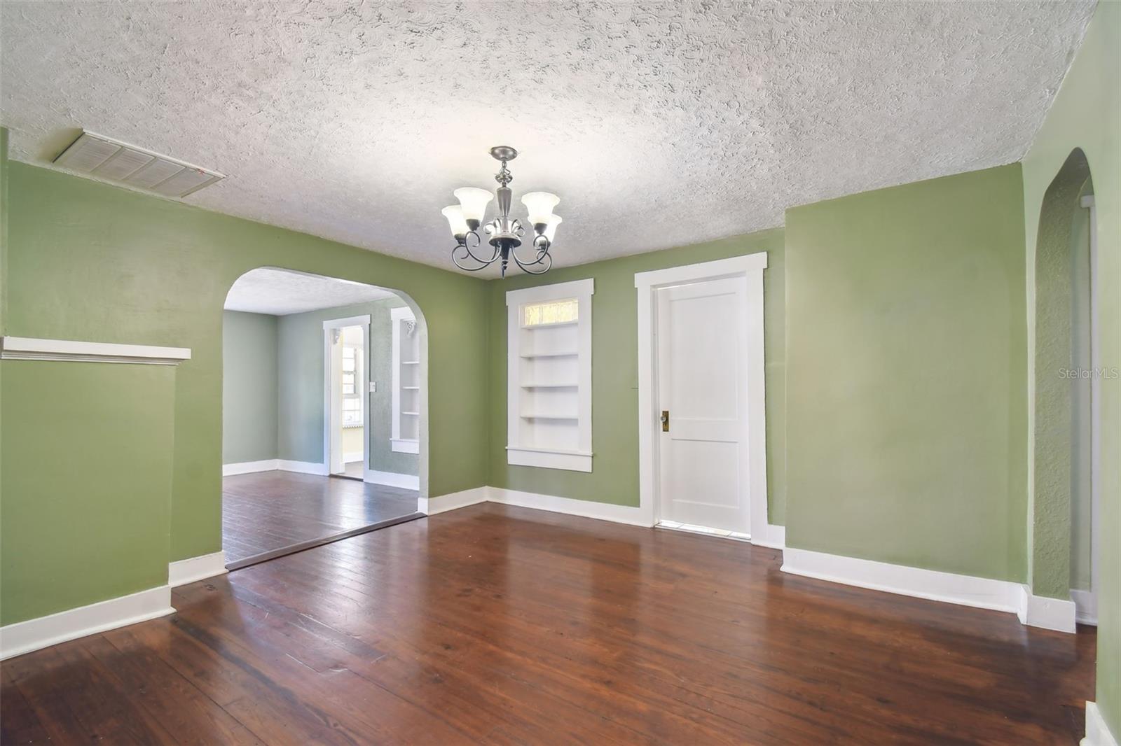 Image 34 of 100 For 1925 52nd Street S