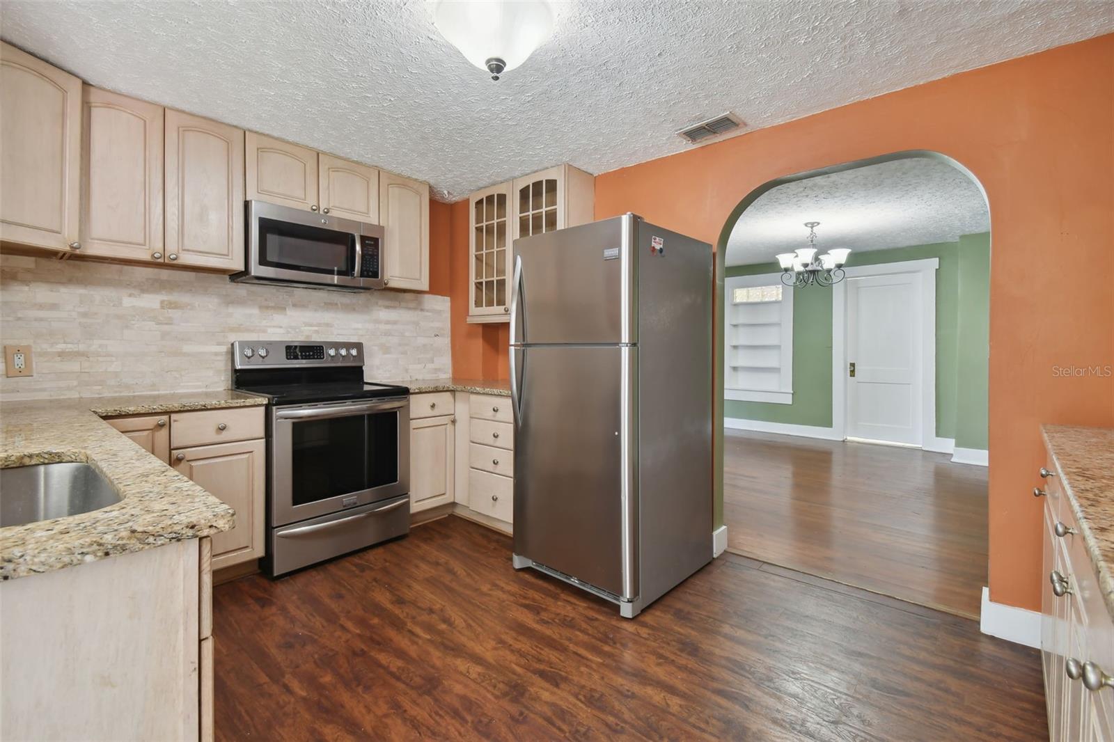 Image 37 of 100 For 1925 52nd Street S