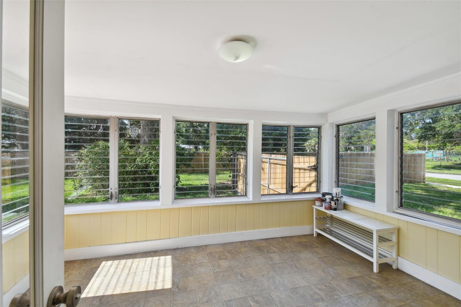 Image 42 of 100 For 1925 52nd Street S