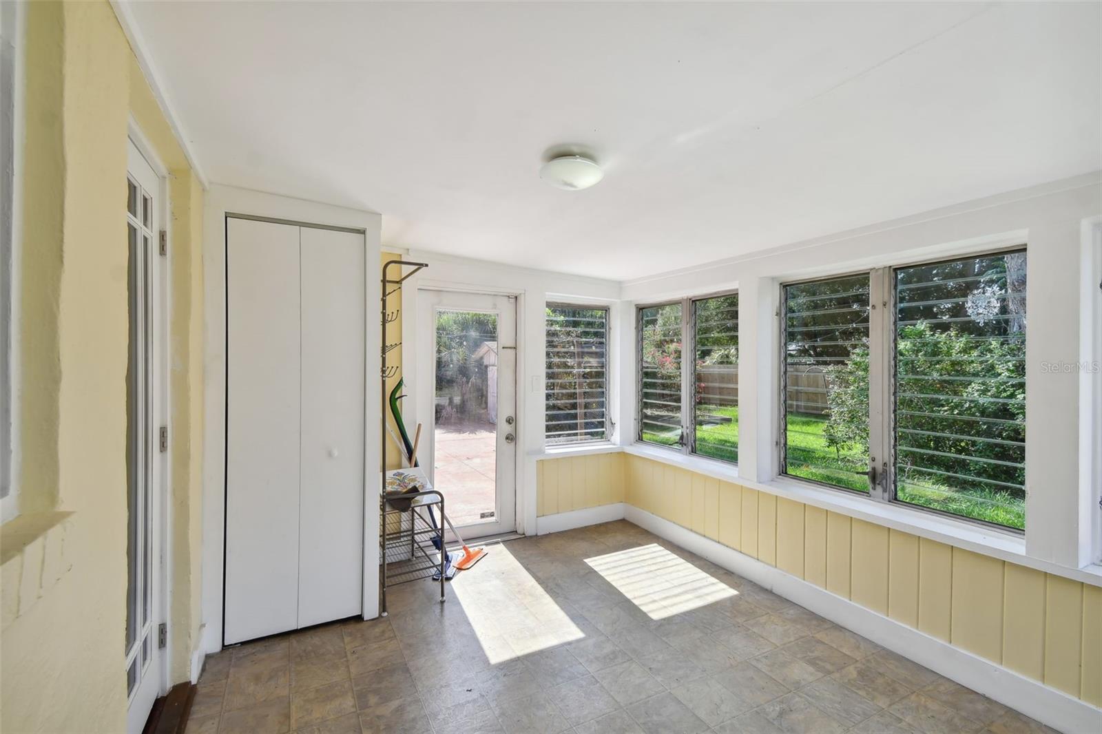 Image 44 of 100 For 1925 52nd Street S