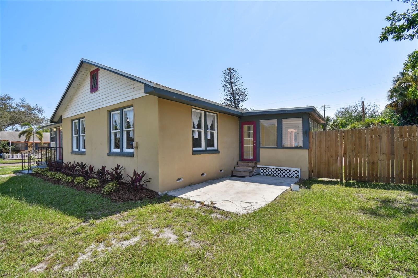 Image 5 of 100 For 1925 52nd Street S