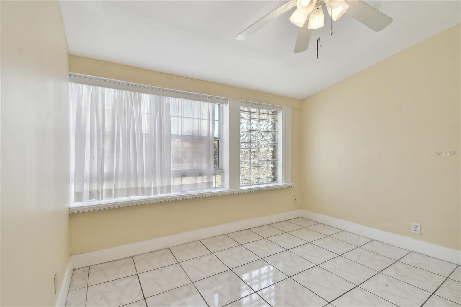 Image 59 of 100 For 1925 52nd Street S