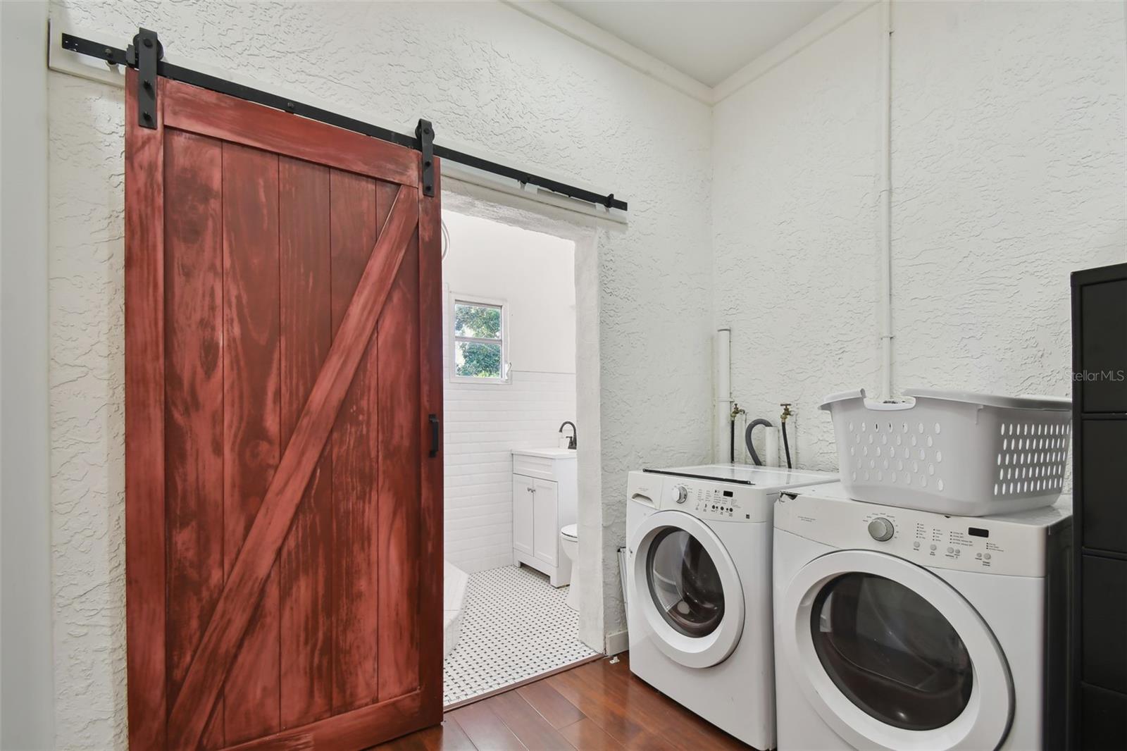 Image 71 of 100 For 1925 52nd Street S