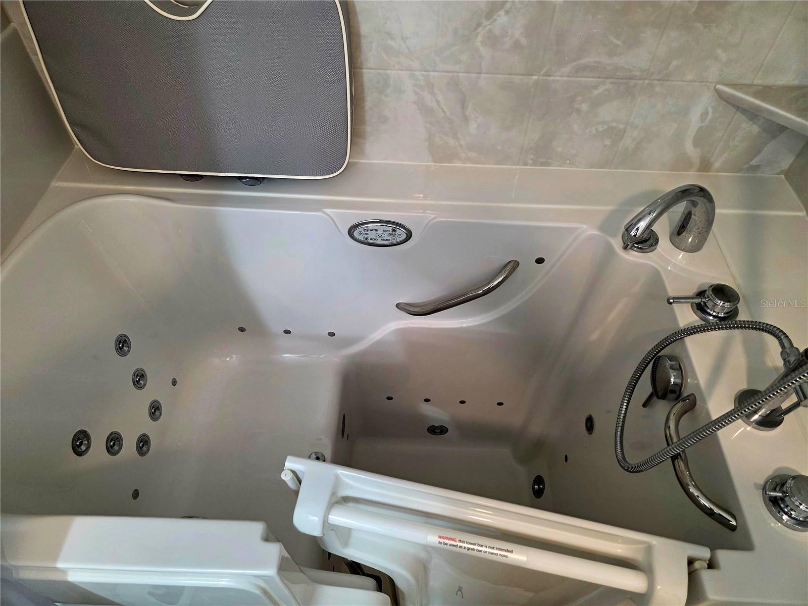 Image 20 of 37 For 1924 New Bedford Drive