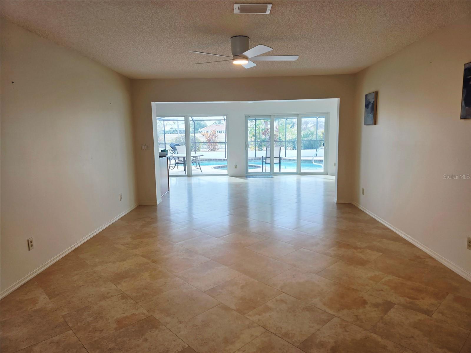 Image 28 of 37 For 1924 New Bedford Drive