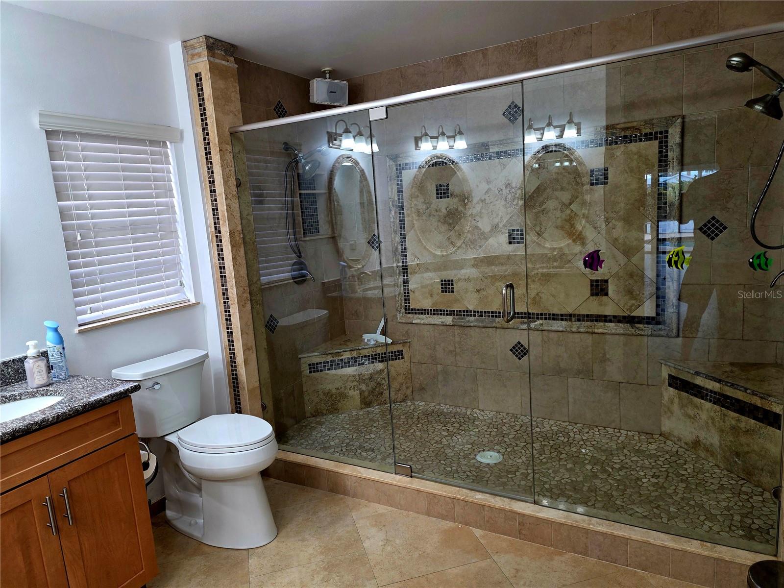 Image 32 of 37 For 1924 New Bedford Drive