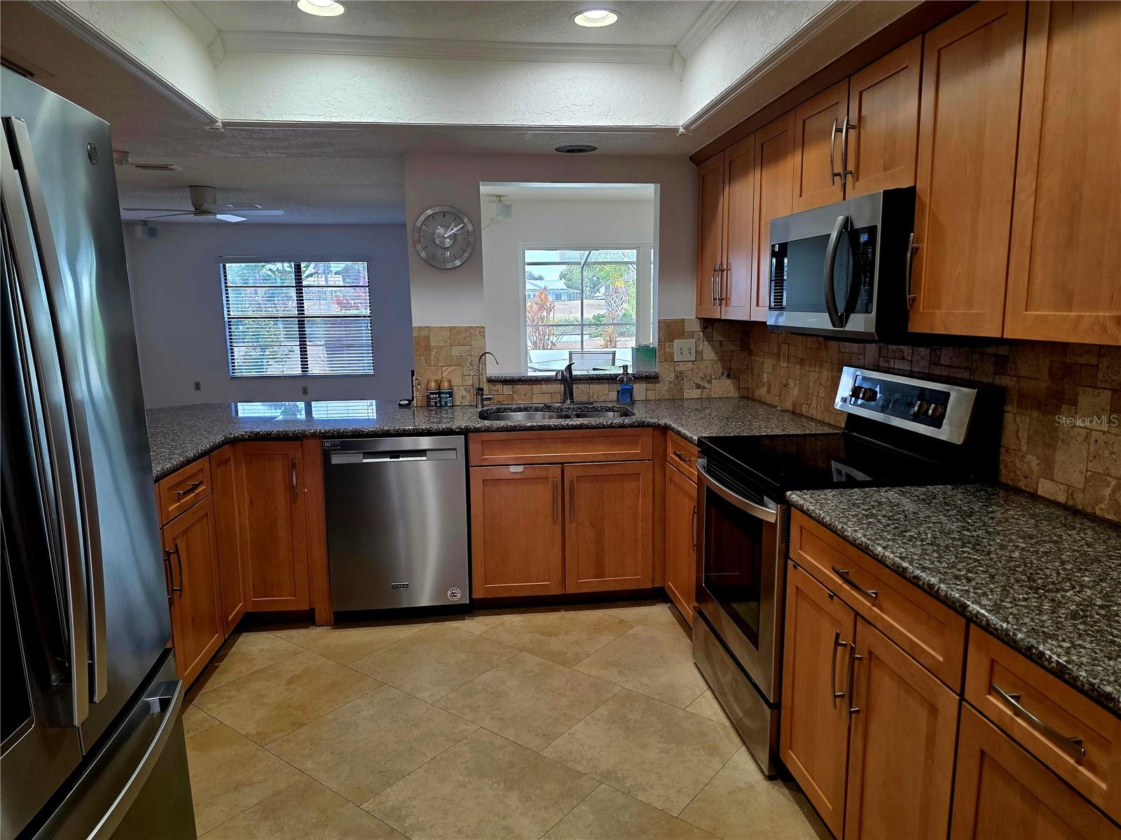 Image 7 of 37 For 1924 New Bedford Drive