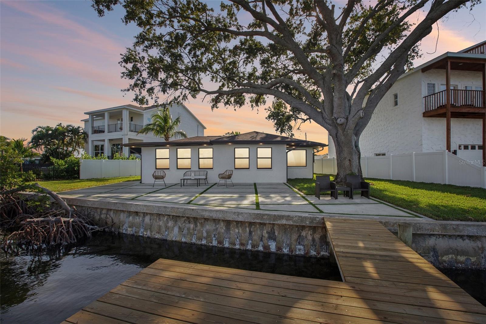 Image 2 of 49 For 1739 Bayou Grande Boulevard Ne