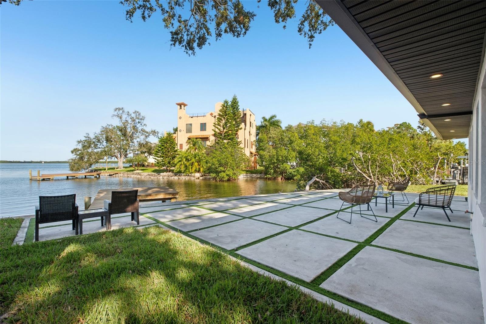 Image 36 of 49 For 1739 Bayou Grande Boulevard Ne