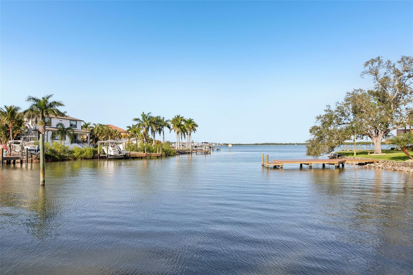 Image 40 of 49 For 1739 Bayou Grande Boulevard Ne