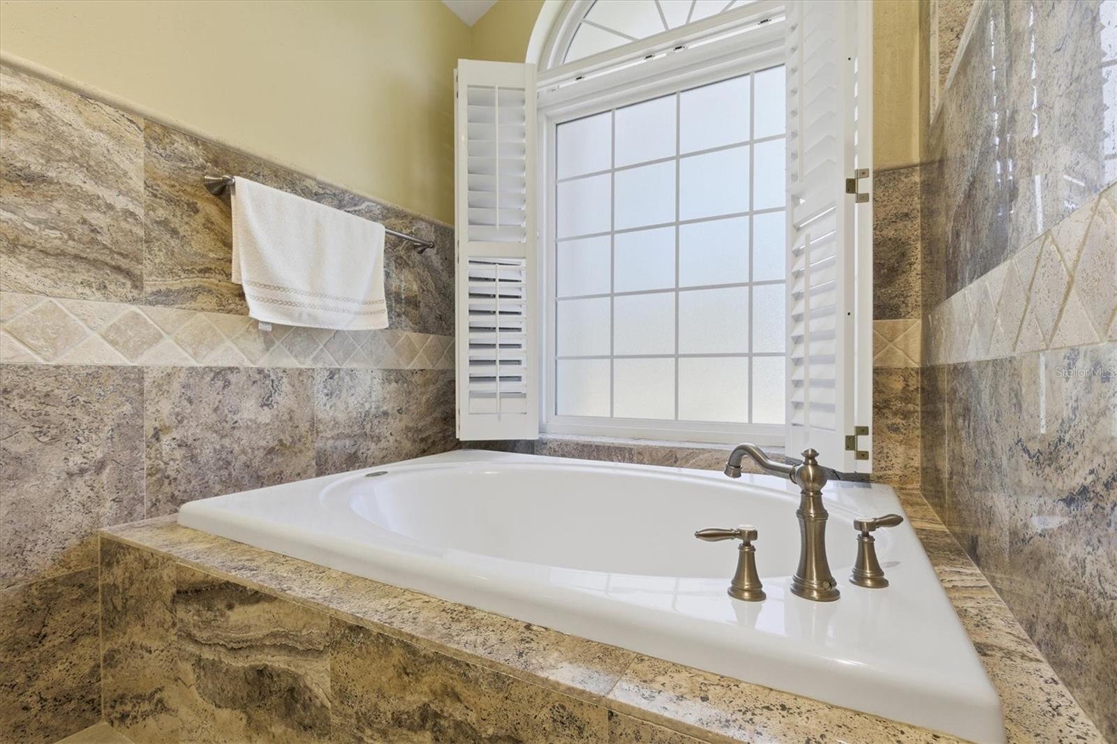 Image 47 of 82 For 192 Sage Circle