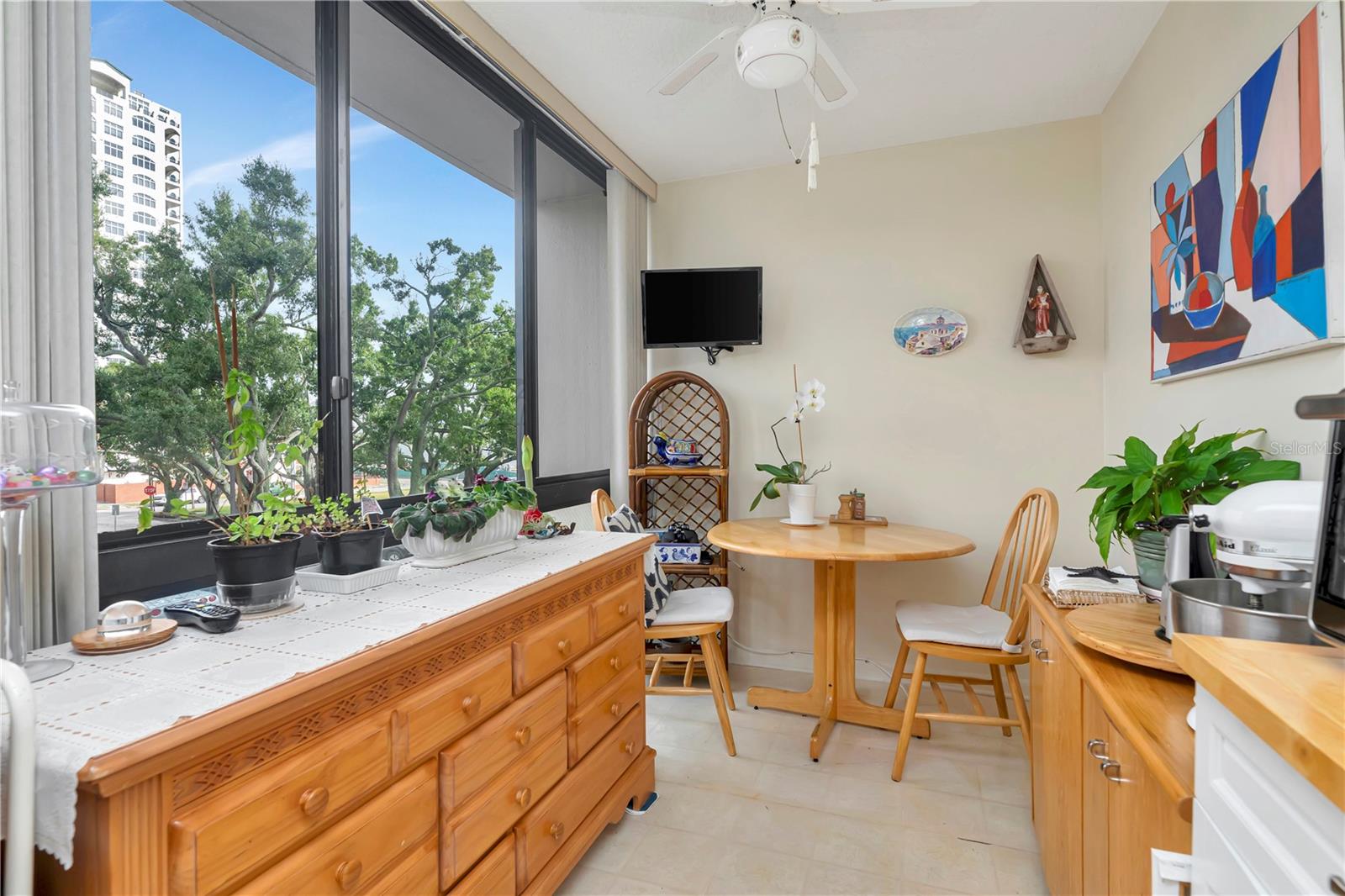 Image 16 of 30 For 3301 Bayshore Boulevard 302e