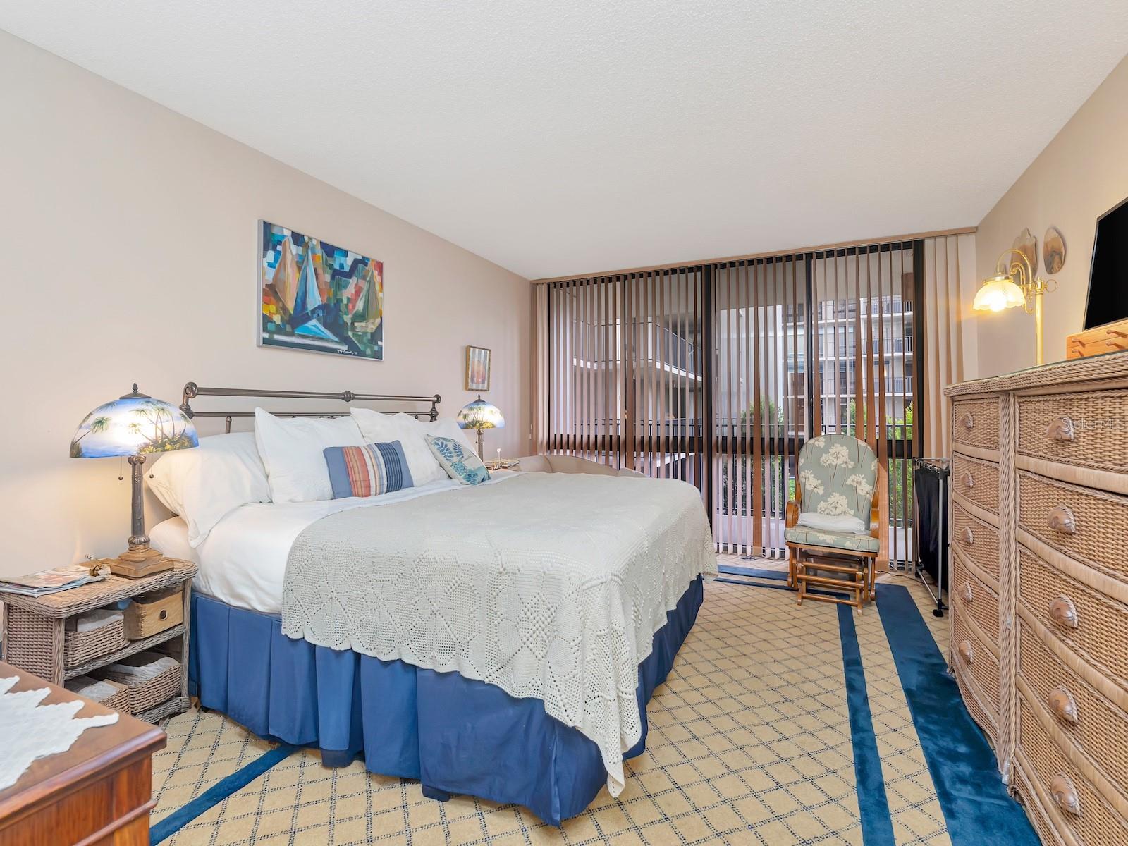 Image 18 of 30 For 3301 Bayshore Boulevard 302e