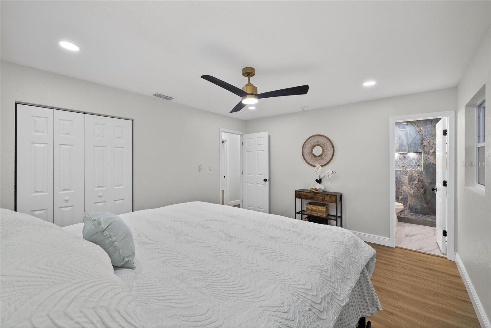 Image 22 of 45 For 5819 Tampa Shores Boulevard