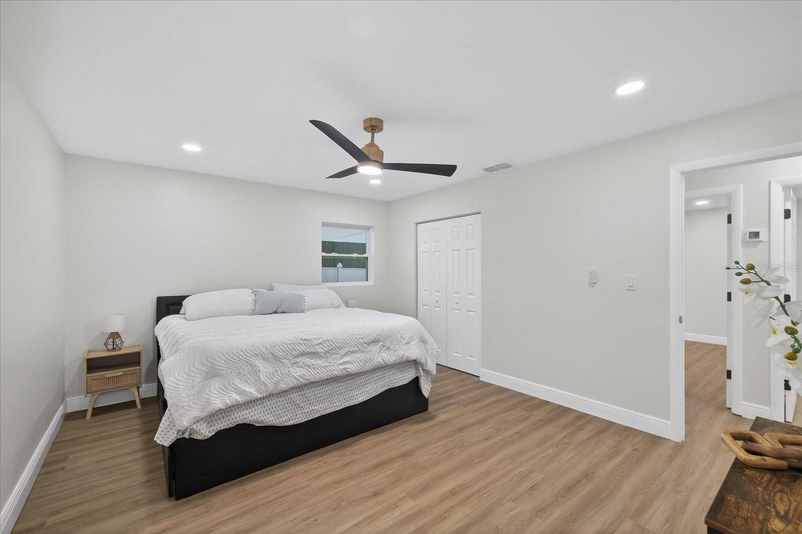 Image 23 of 45 For 5819 Tampa Shores Boulevard