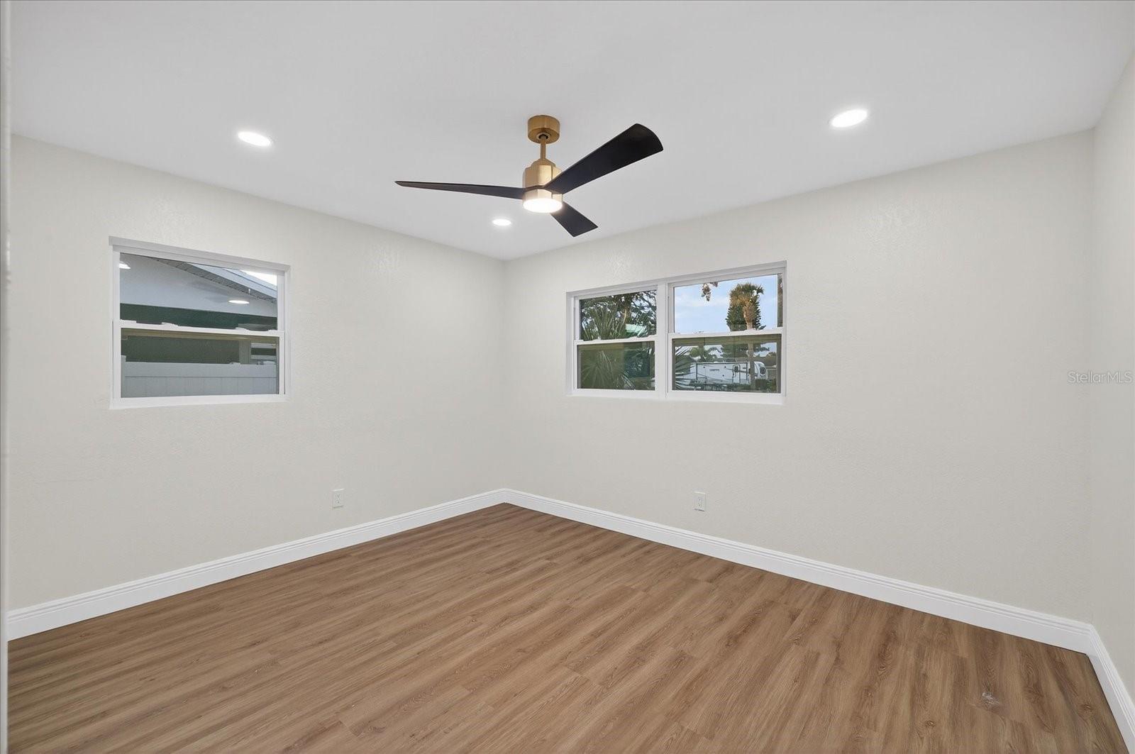 Image 27 of 45 For 5819 Tampa Shores Boulevard