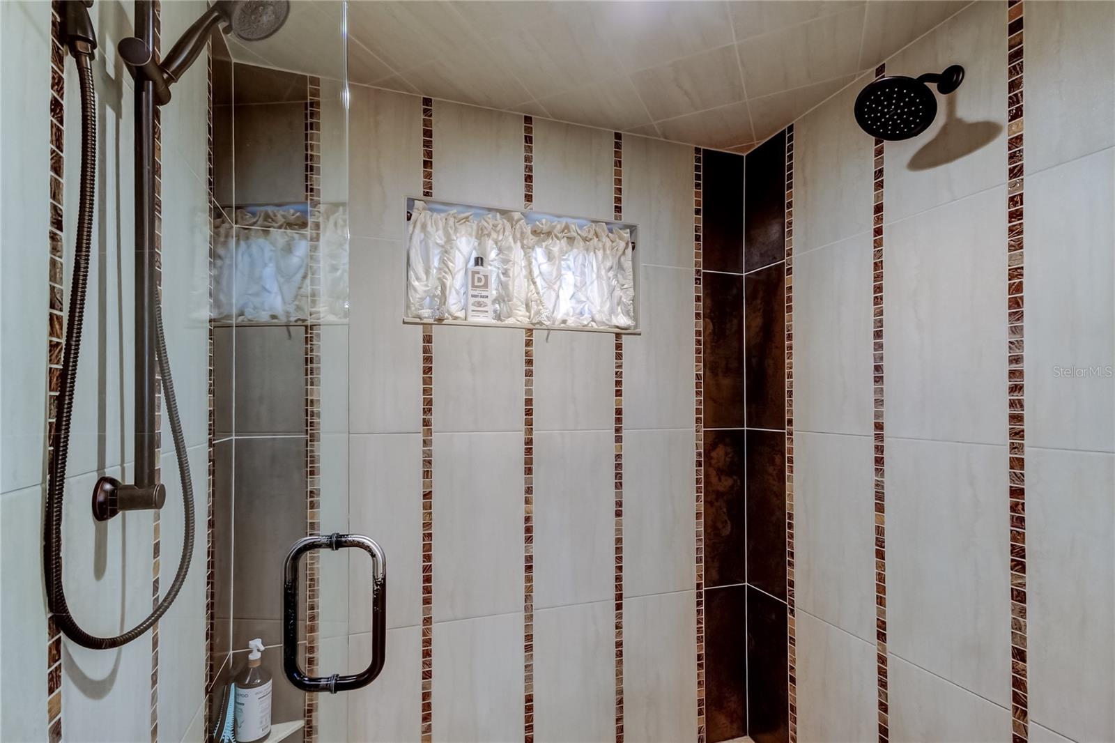 Image 38 of 100 For 13000 98th Avenue