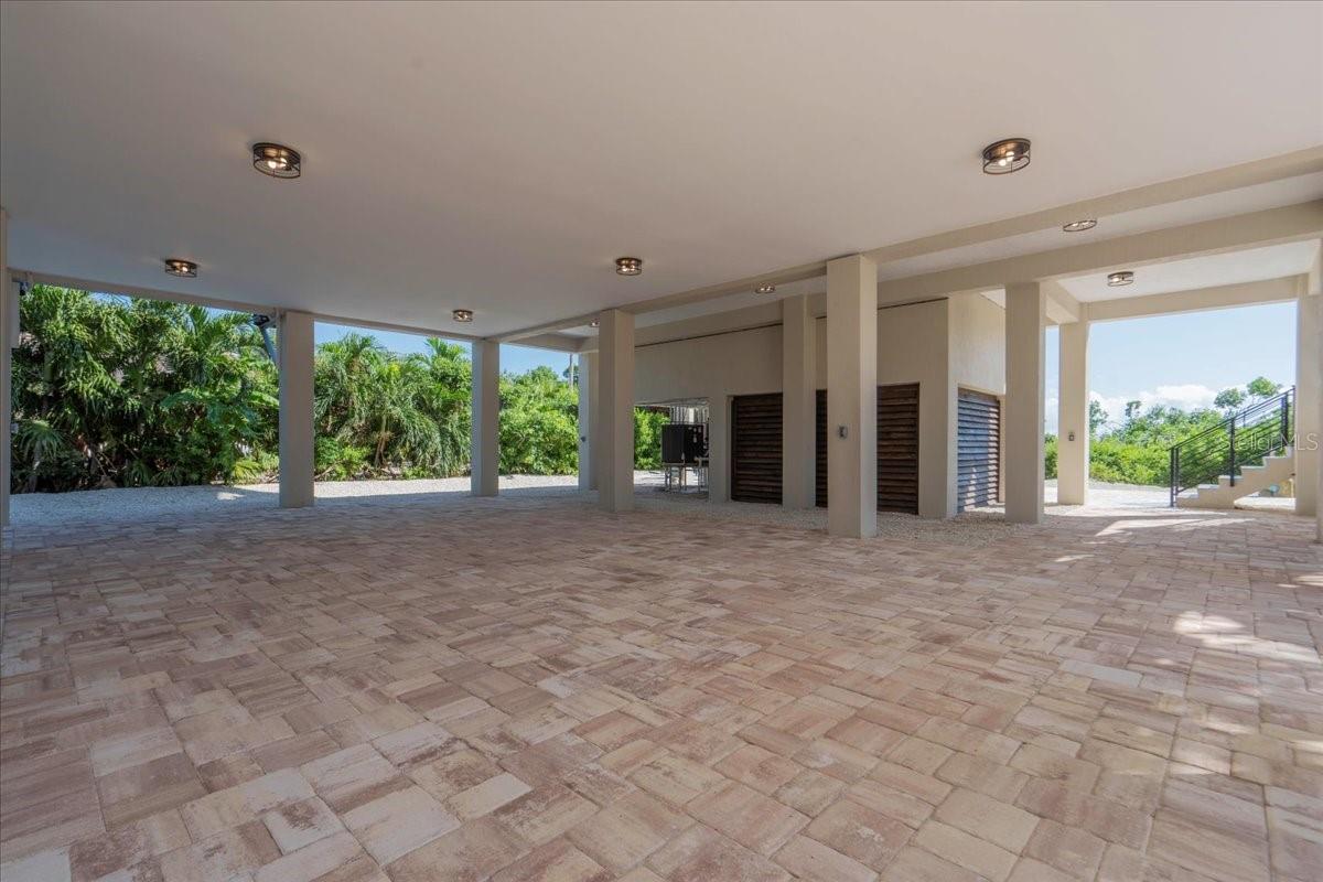 Image 12 of 76 For 1000 68th Street