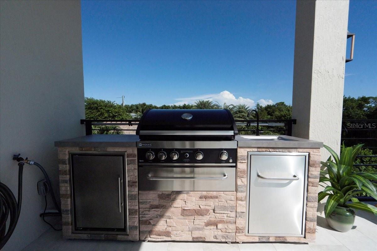 Image 18 of 76 For 1000 68th Street