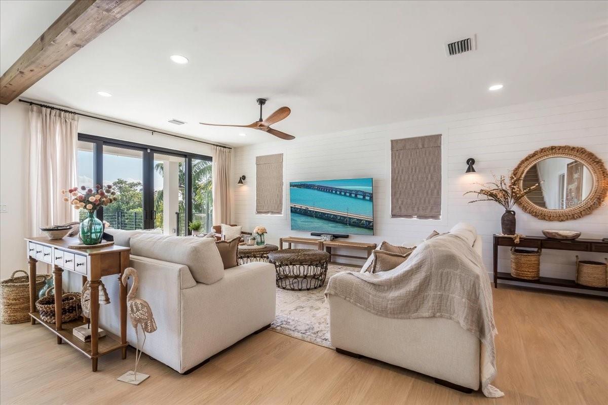 Image 33 of 76 For 1000 68th Street