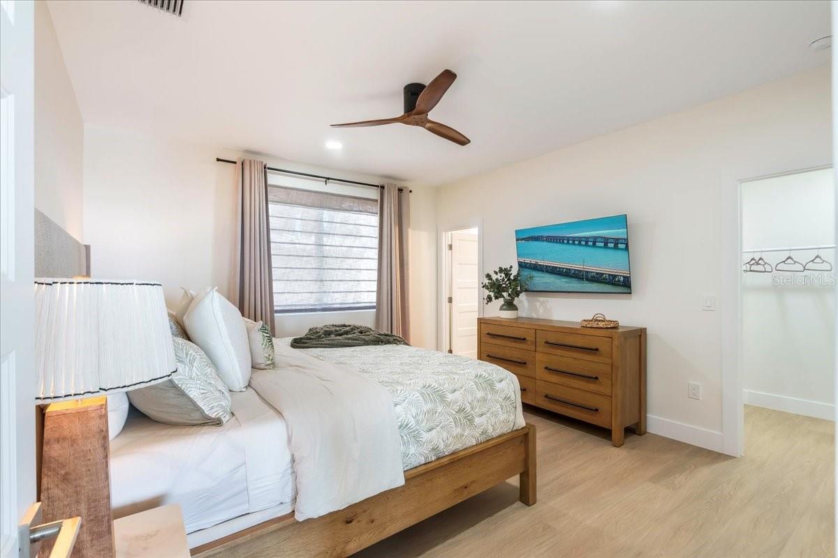 Image 40 of 76 For 1000 68th Street