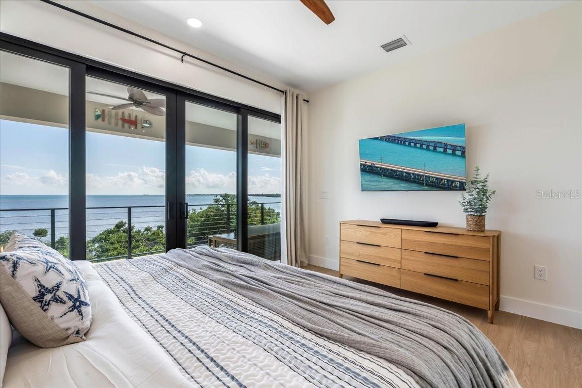 Image 47 of 76 For 1000 68th Street