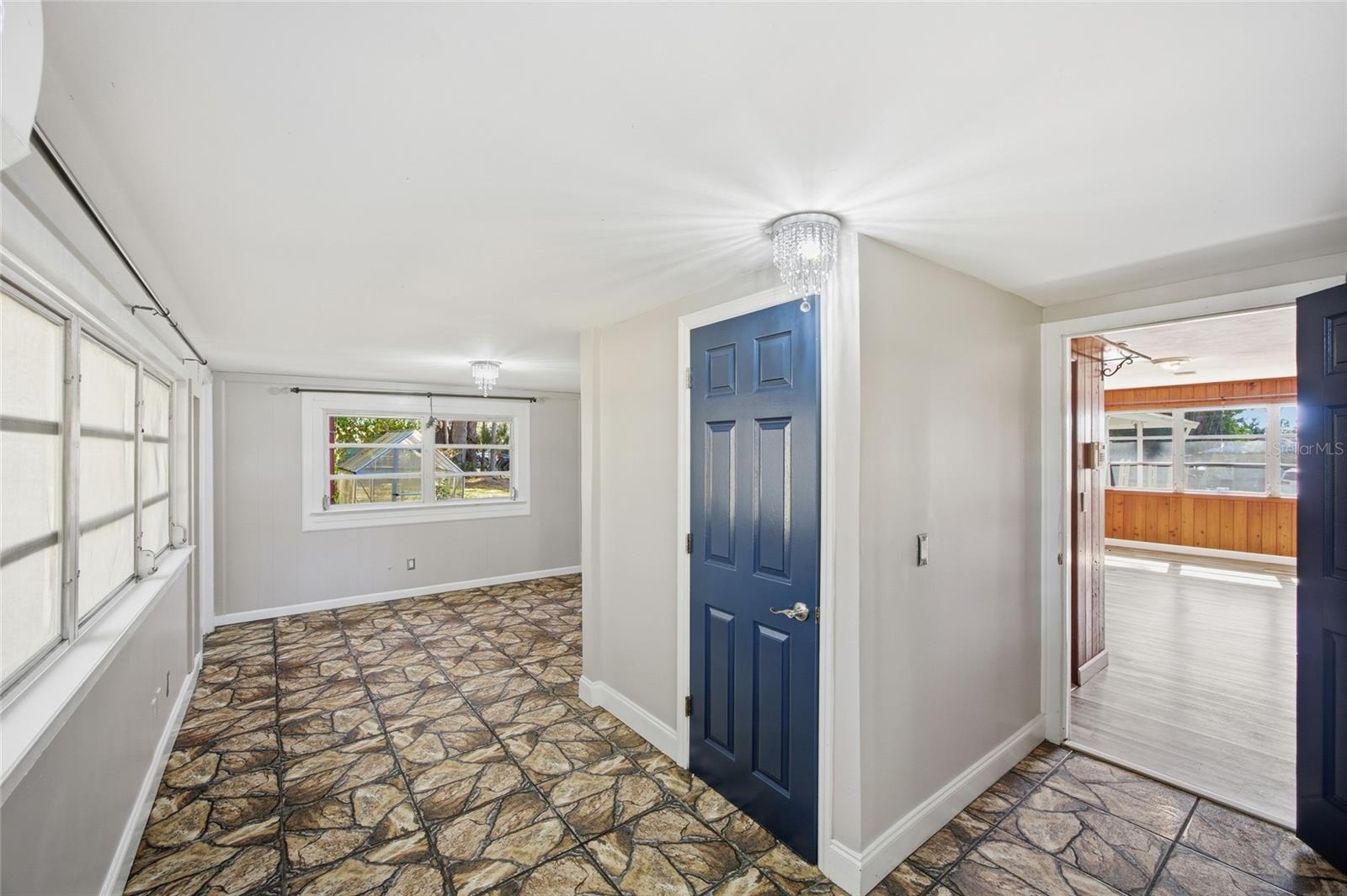 Image 12 of 39 For 1026 Whiteway Drive