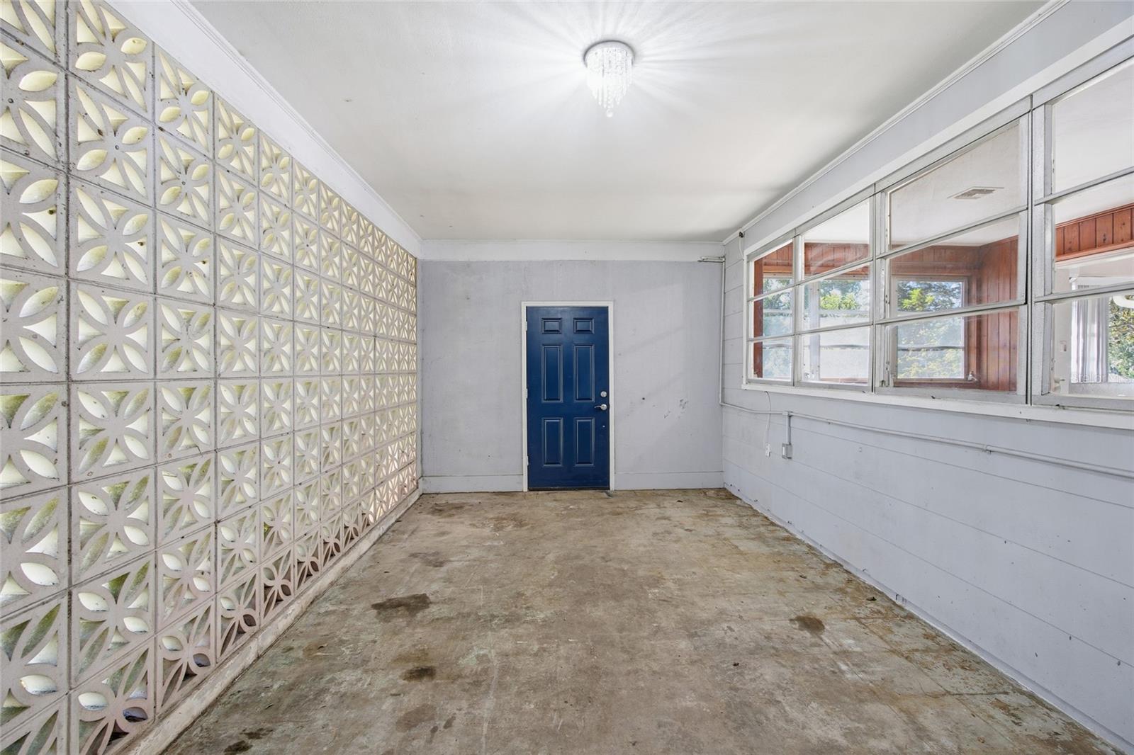 Image 21 of 39 For 1026 Whiteway Drive