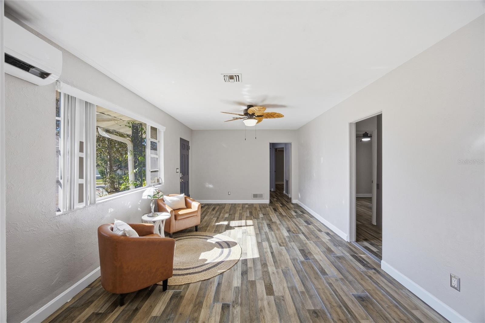 Image 7 of 39 For 1026 Whiteway Drive