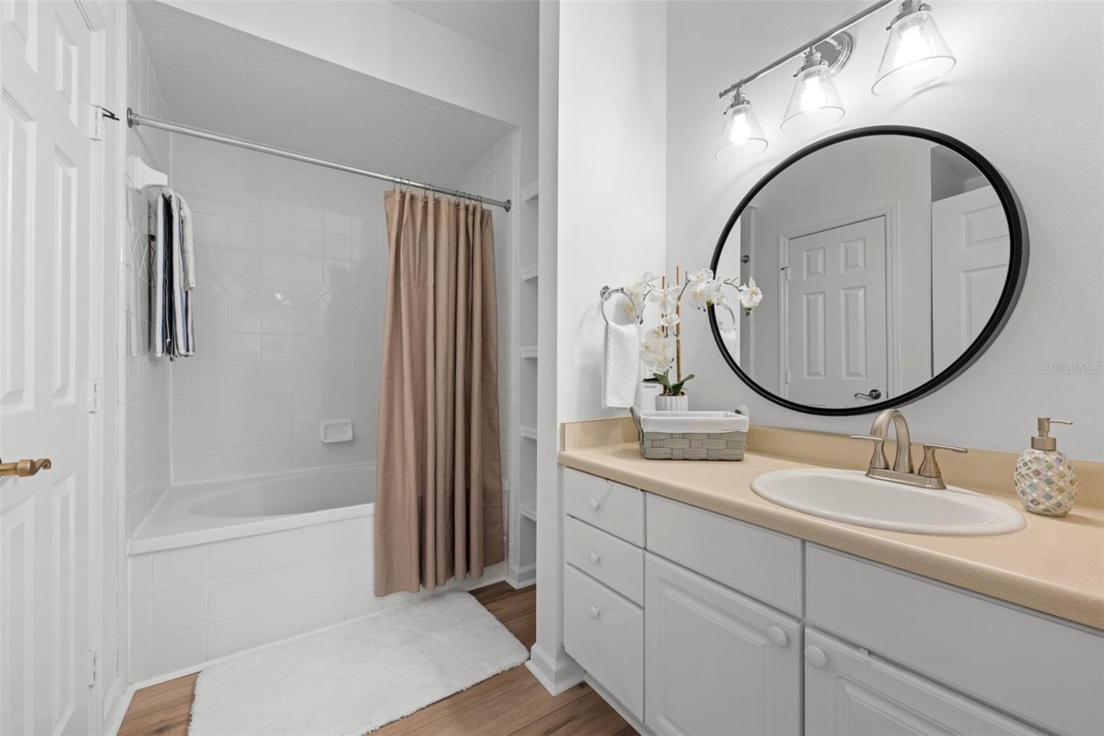 Image 18 of 40 For 800 Dakota Avenue 412