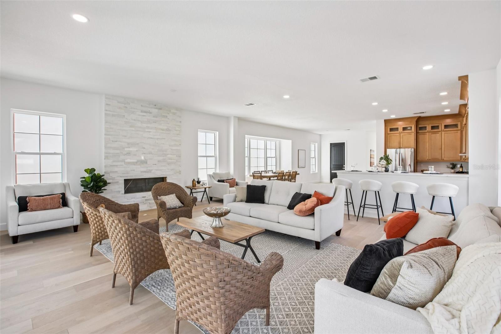 Image 10 of 56 For 128 Ricardo Way Ne