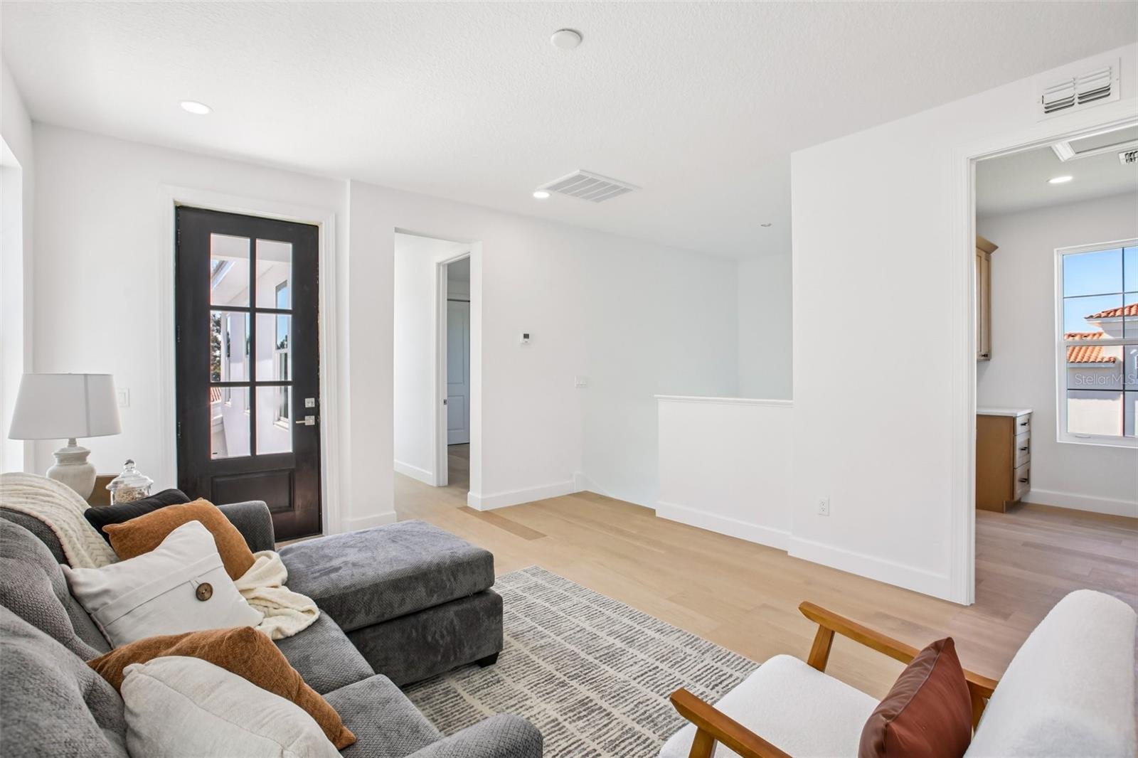 Image 14 of 56 For 128 Ricardo Way Ne