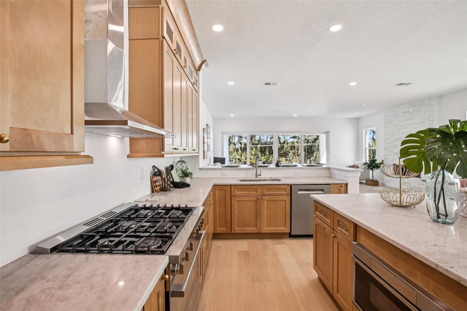 Image 18 of 56 For 128 Ricardo Way Ne