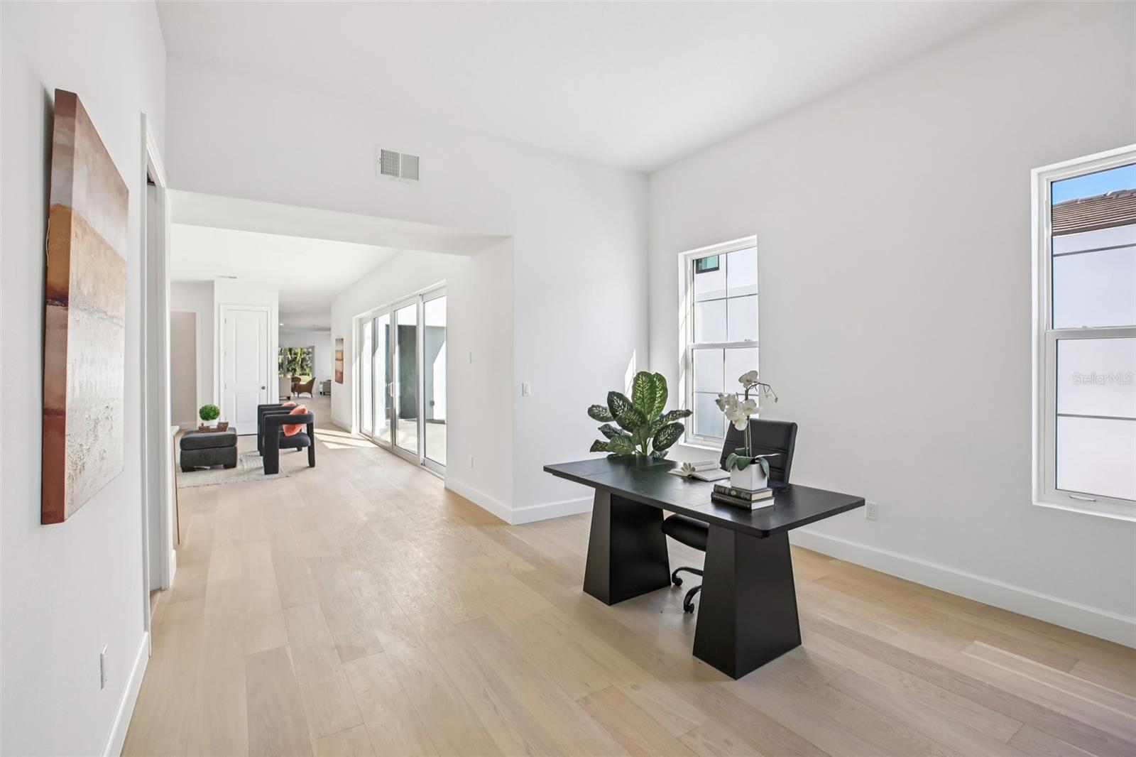 Image 24 of 56 For 128 Ricardo Way Ne