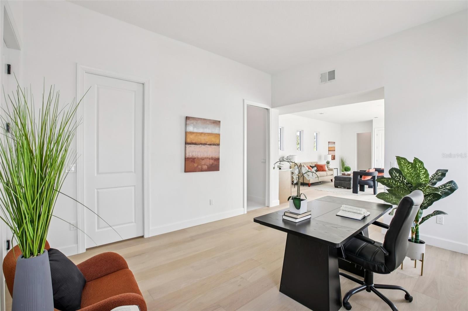 Image 25 of 56 For 128 Ricardo Way Ne