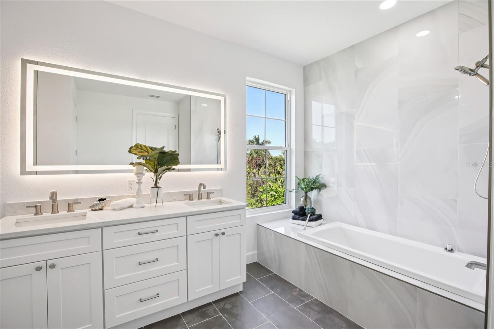 Image 33 of 56 For 128 Ricardo Way Ne