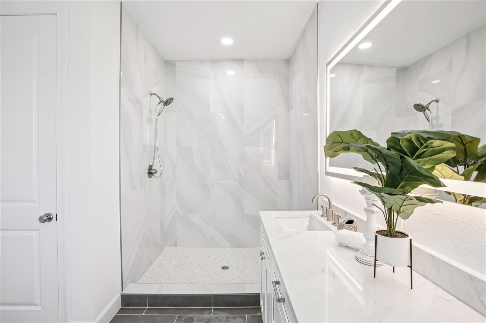 Image 34 of 56 For 128 Ricardo Way Ne