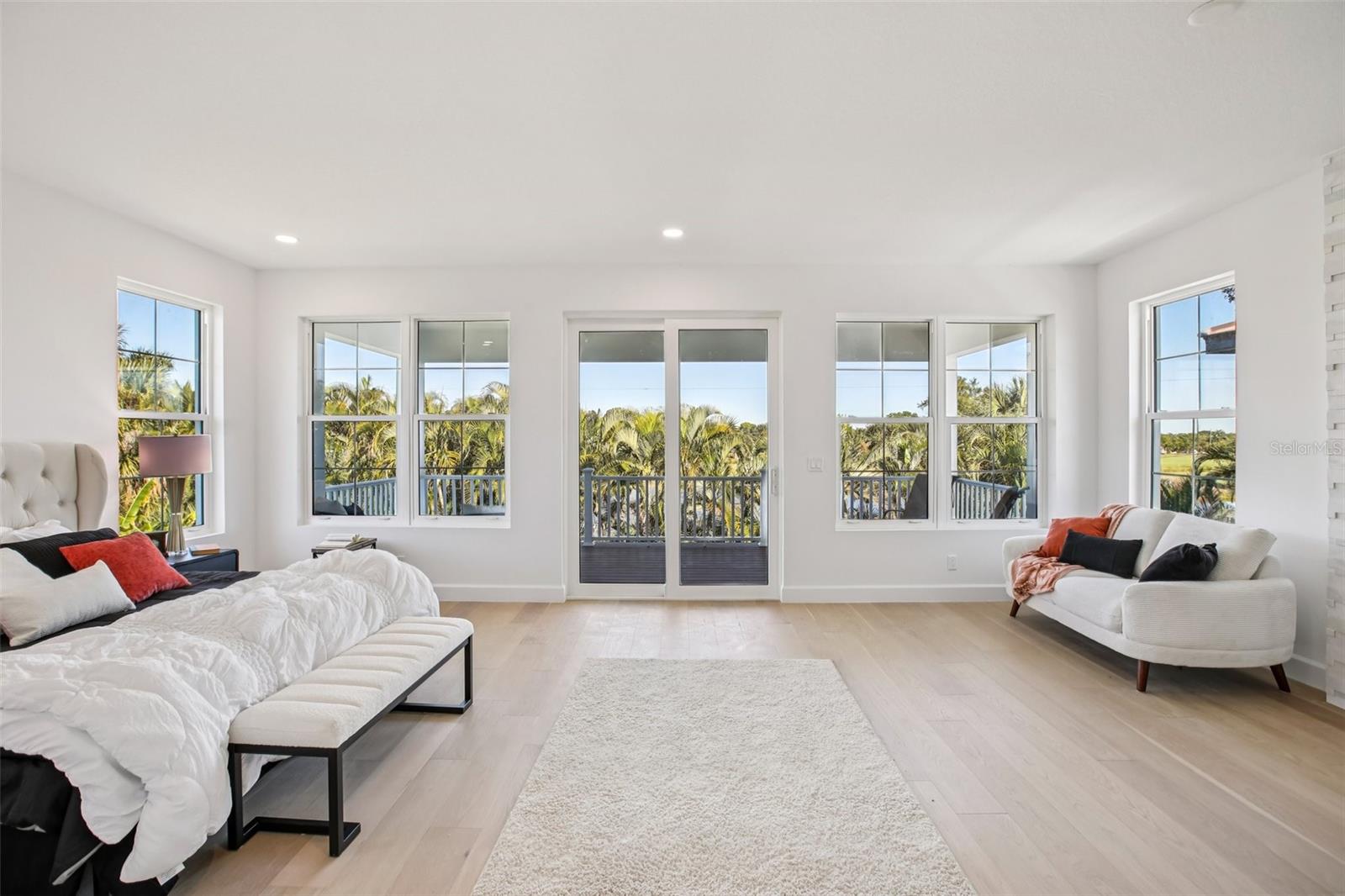 Image 36 of 56 For 128 Ricardo Way Ne