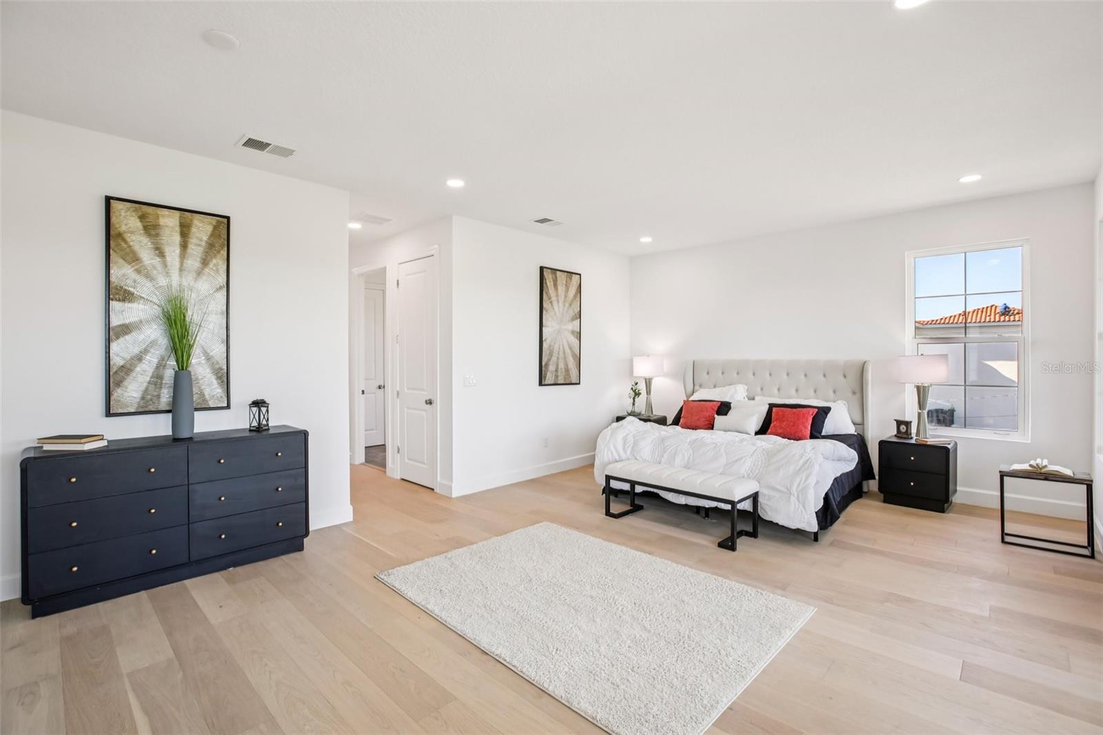 Image 38 of 56 For 128 Ricardo Way Ne