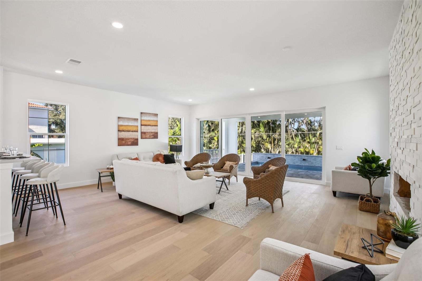 Image 41 of 56 For 128 Ricardo Way Ne