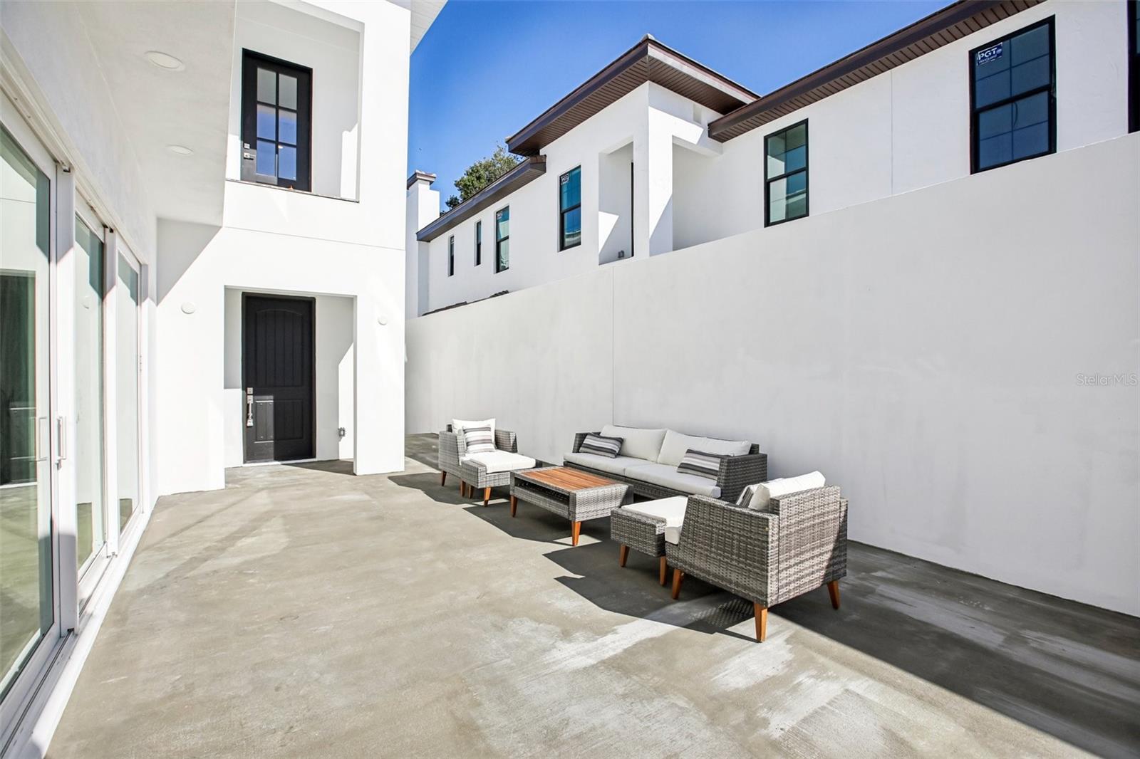 Image 49 of 56 For 128 Ricardo Way Ne